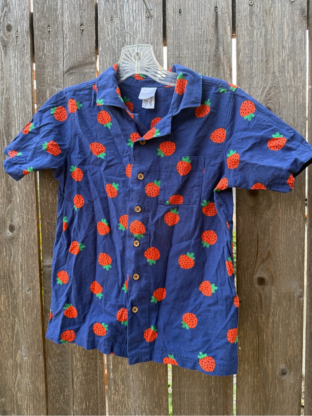 Kids 10 Hanna Andersson Short-Sleeve Button-Up Shirt with Strawberry Print